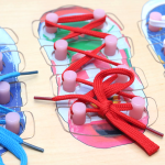 Wooden Shoelace Board for Kids (3+ Years) – Educational Toy with 3 Colorful Shoes & Real Laces – Learn to Tie Shoes – Fine Motor Skill & Hand-Eye Coordination Development for Toddlers